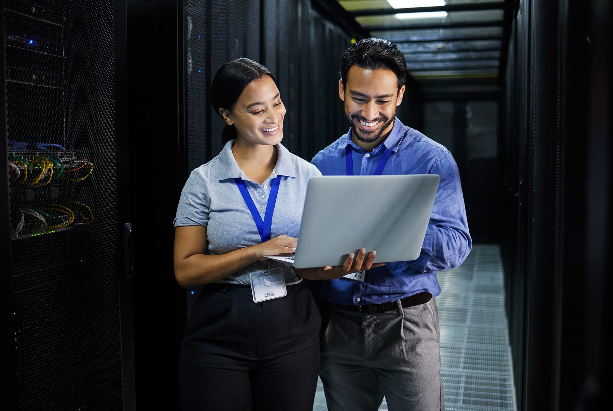 IT experts using data backup and disaster recovery solutions